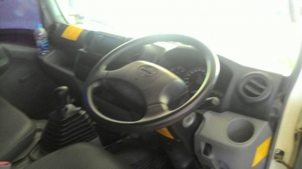 ขายรถบรรทุก 6 ล้อดัมพ์ HINO 300 รุ่น XZU600R กระบะยาว 3.20 เมตร 150 แรงม้าปี 2555 ราคา 750000