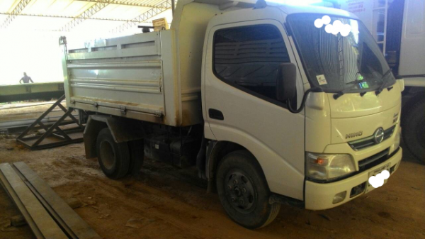 ขายรถบรรทุก 6 ล้อดัมพ์ HINO 300 รุ่น XZU600R กระบะยาว 3.20 เมตร 150 แรงม้าปี 2555 ราคา 750000