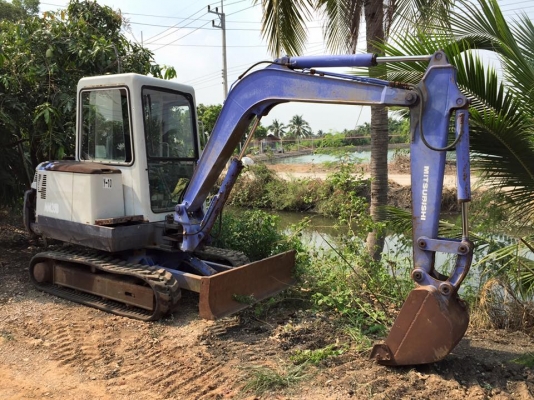 ขายค่ะ MITSUBISHI MM35B มีตู้พร้อมแอร์หนาวเลยค่ะ  เก่าญี่ปุ่นค่ะ ทำสีใหม่ สภาพสวยค่ะ