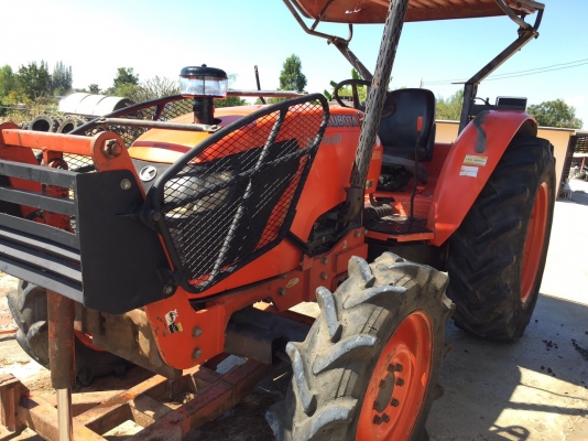 คูโบต้าm7040. ราคาเพียง480000บาทเท่านั้นเองครับ อุปกรณ์2ชิ้น