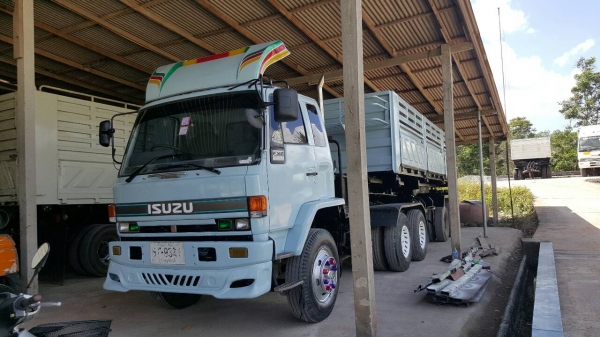 ขายรถบรรทุก 18 ล้อหัวลากพร้อมหางเซมิดัมพ์ ISUZU ROCKY 240 แรงม้านางฟ้าแท้ หางเซมิดัมพ์สามมิตร 2 เพลาปี 2538 ราคา 1200000
