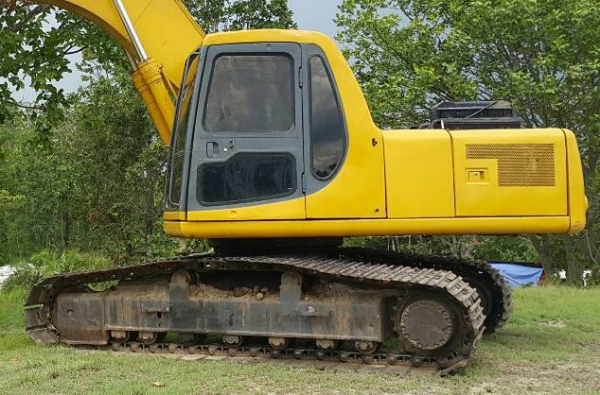 **850,000 บ.ต่อรอง/// แบคโฮ KOMATSU PC200-6 เล่มทะเบียน **ขาย KOMATSU PC200-6 แบคโฮสวยๆ มีเล่มทะเบียน HYD.EXCAVATOR KOMATSU PC200-6 Original Japan Model S/N(ซีเรียล) 93022 ไฟฟ้าครบ ปั้มเดิม เครื่องวางใหม่ (ยังไม่ลงเล่ม) เครื่องCUMMINS(PC200-7)-6สูบ แน่น แ