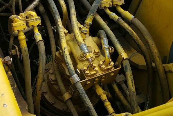 **850,000 บ.ต่อรอง/// แบคโฮ KOMATSU PC200-6 เล่มทะเบียน **ขาย KOMATSU PC200-6 แบคโฮสวยๆ มีเล่มทะเบียน HYD.EXCAVATOR KOMATSU PC200-6 Original Japan Model S/N(ซีเรียล) 93022 ไฟฟ้าครบ ปั้มเดิม เครื่องวางใหม่ (ยังไม่ลงเล่ม) เครื่องCUMMINS(PC200-7)-6สูบ แน่น แ