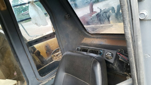 **850,000 บ.ต่อรอง/// แบคโฮ KOMATSU PC200-6 เล่มทะเบียน **ขาย KOMATSU PC200-6 แบคโฮสวยๆ มีเล่มทะเบียน HYD.EXCAVATOR KOMATSU PC200-6 Original Japan Model S/N(ซีเรียล) 93022 ไฟฟ้าครบ ปั้มเดิม เครื่องวางใหม่ (ยังไม่ลงเล่ม) เครื่องCUMMINS(PC200-7)-6สูบ แน่น แ