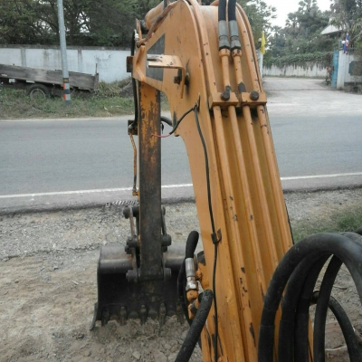 ขายรถแบคโฮ 2 คัน 1.KOMATSU PC20-2 ตัวเดินรุ่น1 ปั๊มนิ้ว 2.KOMATSU PC10-3 ราคา 160000 กับ 100000