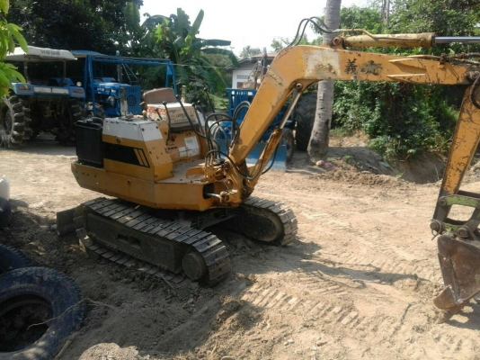 ขายรถแบคโฮ 2 คัน 1.KOMATSU PC20-2 ตัวเดินรุ่น1 ปั๊มนิ้ว 2.KOMATSU PC10-3 ราคา 160000 กับ 100000