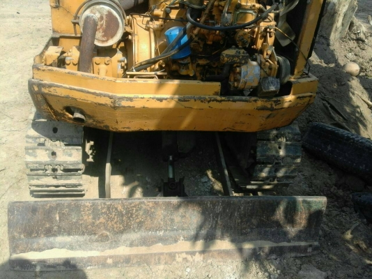 ขายรถแบคโฮ 2 คัน 1.KOMATSU PC20-2 ตัวเดินรุ่น1 ปั๊มนิ้ว 2.KOMATSU PC10-3 ราคา 160000 กับ 100000