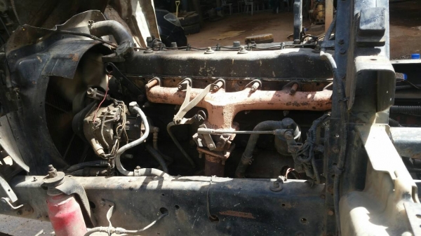 รถบรรทุก 6 ล้อดัมพ์ ยี่ห้อ ISUZU  เครื่อง 145 แรงม้า เป็นรถห้างไม่ใช้รถประกอบ