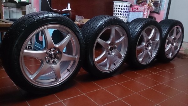 ล้อแม็กซ์ 17กว้าง7 et45 4รู100และ114 ติดยาง Yokohama Adrive R1