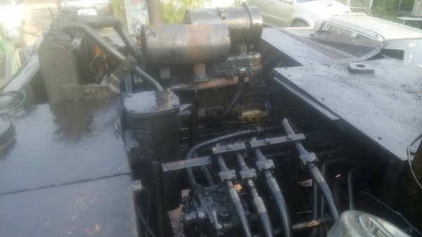 ขายรถขุดPC200-2 ติดหัวคีบเหล็ก ขายรถขุดPC200-2 ติดหัวคีบเหล็ก