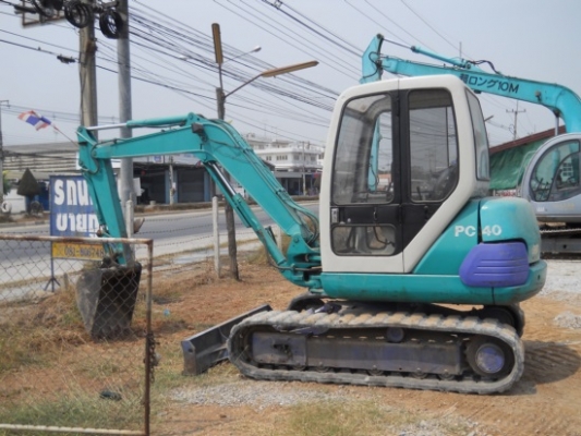 ขายรถนอกเก่าญี่ปุ่น komatsu pc40-7 หัวเก๋งรถสวยราคาถูก สนใจโทร 092-3309229 อี๊ด