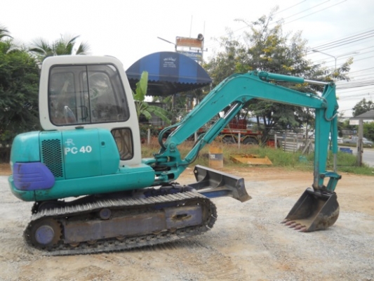 ขายรถนอกเก่าญี่ปุ่น komatsu pc40-7 หัวเก๋งรถสวยราคาถูก สนใจโทร 092-3309229 อี๊ด