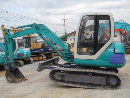 ขายรถนอกเก่าญี่ปุ่น komatsu pc40-7 หัวเก๋งรถสวยราคาถูก สนใจโทร 092-3309229 อี๊ด