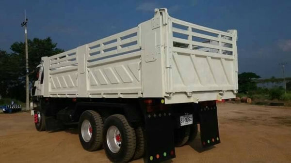 ขายรถ10ล้อดั๊ม2Kเครื่อง240แรงสภาพดีพร้อมใช้งาน