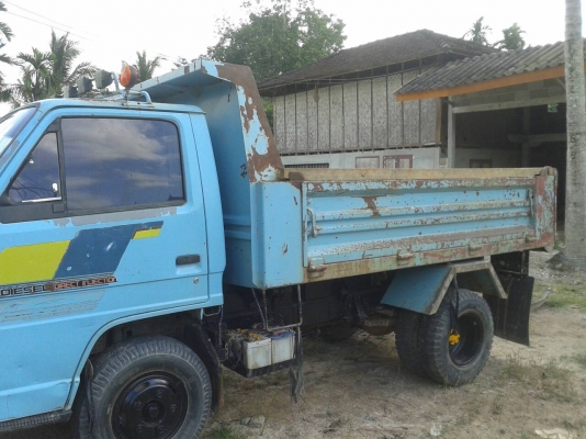 ขายรถบรรทุก 6 ล้อดัมพ์ ISUZU NKR 88 แรงม้า ราคา 250000