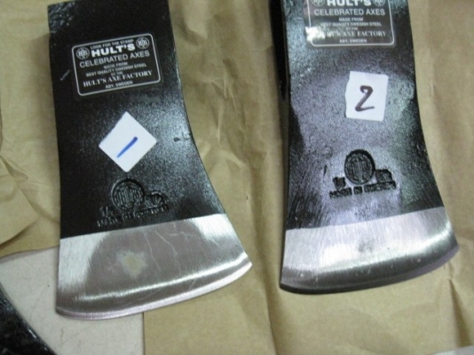 ขายหัวขวานตราเสือ HULT'S CELEBRATED AXES. MADE IN SWEDEN.