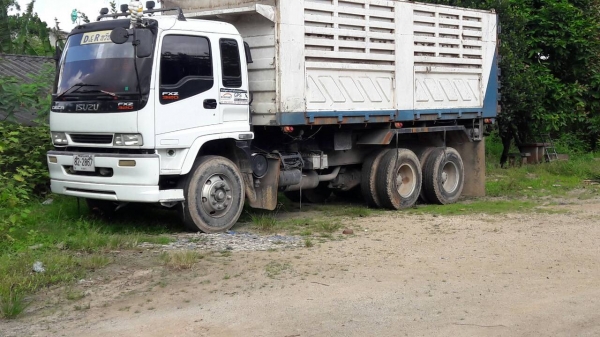 ขายดาวน์รถบรรทุก 10 ล้อดัมพ์ ISUZU DECA 320 แรงม้าปี 2547 มีระบบลากพ่วง ขายดาวน์ 500000
