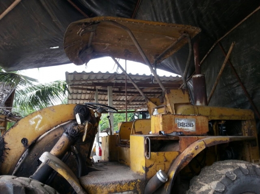 รถตักล้อยาง ยี่ห้อ CAT รุ่น 922B