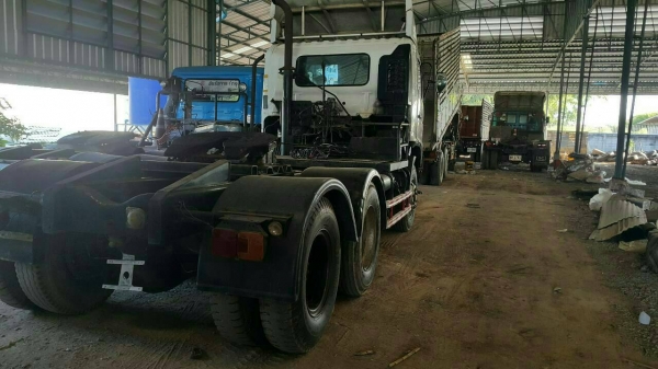 ขายรถหัวลาก 10 ล้อ 2 เพลา HINO 320 ปี.46 รถสวย ราคา1180000 สนใจรีบจองด่วน