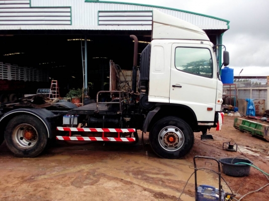 ขายรถหัวลาก 10 ล้อ 2 เพลา HINO 320 ปี.46 รถสวย ราคา1180000 สนใจรีบจองด่วน