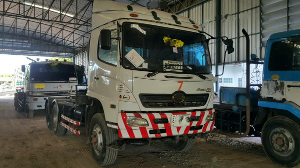 ขายรถหัวลาก 10 ล้อ 2 เพลา HINO 320 ปี.46 รถสวย ราคา1180000 สนใจรีบจองด่วน