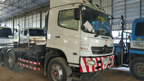 ขายรถหัวลาก 10 ล้อ 2 เพลา HINO 320 ปี.46 รถสวย ราคา1180000 สนใจรีบจองด่วน