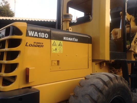 ขายรถแบคโฮ KOMATSU WA 180-3 สะภาพเก่านอก เอกสารใบแจ้งจำหน่าย ราคา.870000 ต่อรอง สนใจรีบจองด่วน