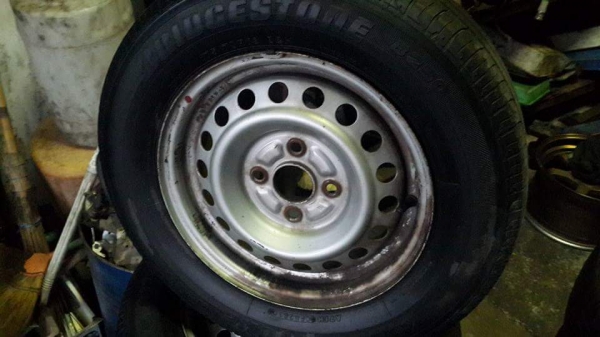 ล้อกระทะพร้อมยาง ขอบ 13 4รู100 ครบชุด