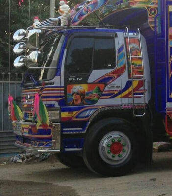 สิบล้อ1เพา ฮีโน่ FL1J212ปี43ยางเรเดียลใหม่10เส้น ช่วงยาว 6.50ม สภาพดีเดิมๆสวยจัด เสริมหล่อรอบคันมาหลายสิบหมื่น เล่มทะเบียนพร้อมโอน รถสภาพพร้อม..ขับไปใช้งานได้เลย ครับ