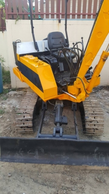 ขายรถแบคโฮ KOMATSU PC30-3 มีระบบหัวกระแทก ราคา 200000