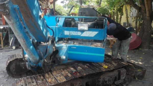 ขายรถแบคโฮ KOBELCO SK042 ปั๊มนิ้ว คอลโทรลสั้น ราคา 270000