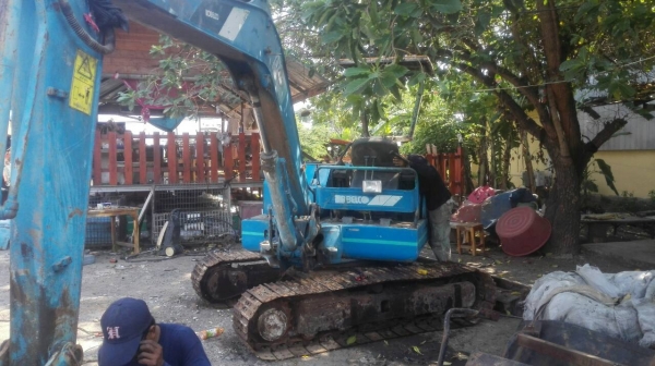 ขายรถแบคโฮ KOBELCO SK042 ปั๊มนิ้ว คอลโทรลสั้น ราคา 270000