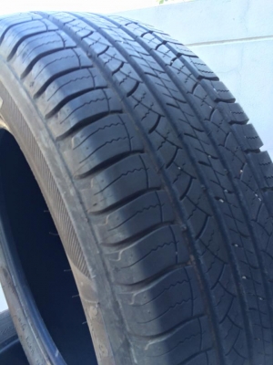 ขายยางขอบ 17"225/65R17 ปี 14 สวยมาก4เส้นขาย 4,800บาท ขายยางขอบ 17"225/65R17 ปี 14 สวยมาก4เส้นขาย 4,800บาท