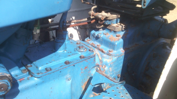 ขายรถไถ  ฟอรด์รุ่น6600 แท้เต็มตัวเสื้อลายท้ายใหญ่  เล่มทะเบียนพร้อมโอน0810076640