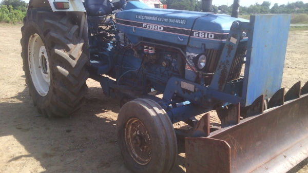 ขายรถไถ  ฟอรด์รุ่น6600 แท้เต็มตัวเสื้อลายท้ายใหญ่  เล่มทะเบียนพร้อมโอน0810076640