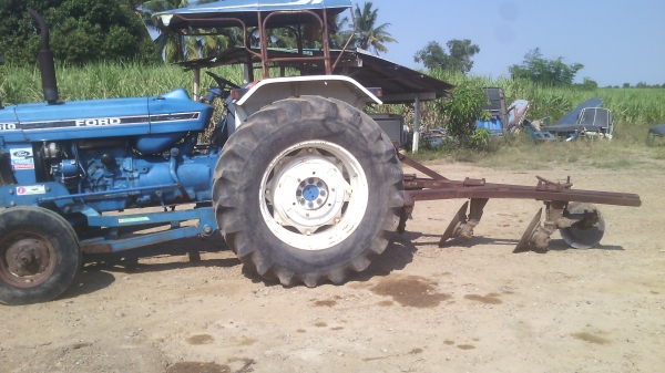 ขายรถไถ  ฟอรด์รุ่น6600 แท้เต็มตัวเสื้อลายท้ายใหญ่  เล่มทะเบียนพร้อมโอน0810076640