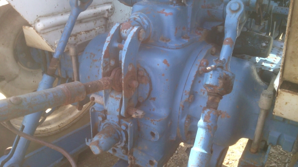 ขายรถไถ  ฟอรด์รุ่น6600 แท้เต็มตัวเสื้อลายท้ายใหญ่  เล่มทะเบียนพร้อมโอน0810076640