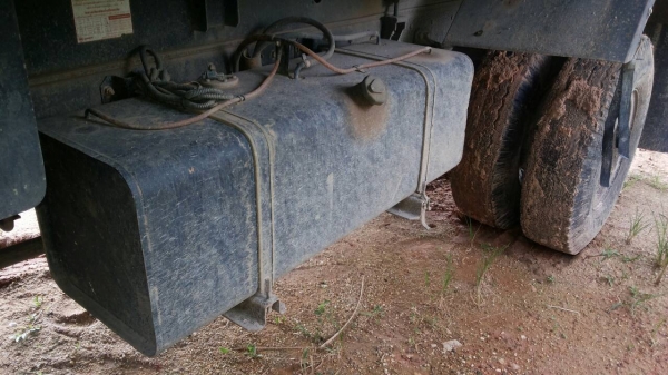 รถอีซูซุ 6 ล้อดั้ม FRR 190 แรงม้า  ปี 55.  ( รถวิ่ง 15x,xxx กม. )     สนใจติดต่อ  081 - 6079515