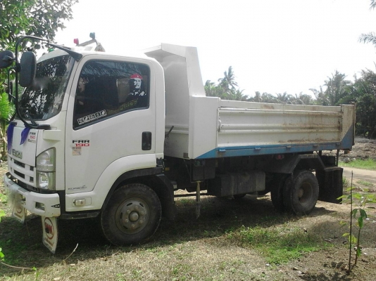 รถอีซูซุ 6 ล้อดั้ม FRR 190 แรงม้า  ปี 55.  ( รถวิ่ง 15x,xxx กม. )     สนใจติดต่อ  081 - 6079515