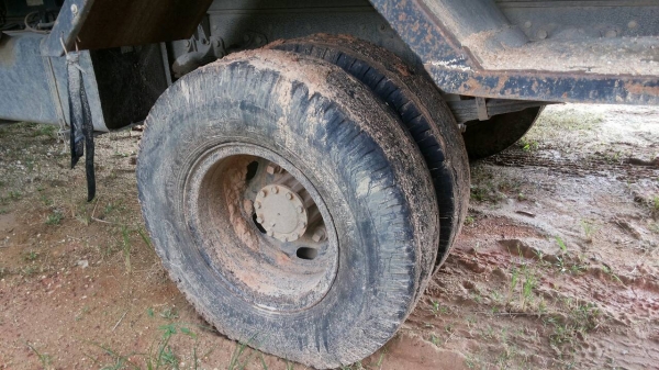 รถอีซูซุ 6 ล้อดั้ม FRR 190 แรงม้า  ปี 55.  ( รถวิ่ง 15x,xxx กม. )     สนใจติดต่อ  081 - 6079515