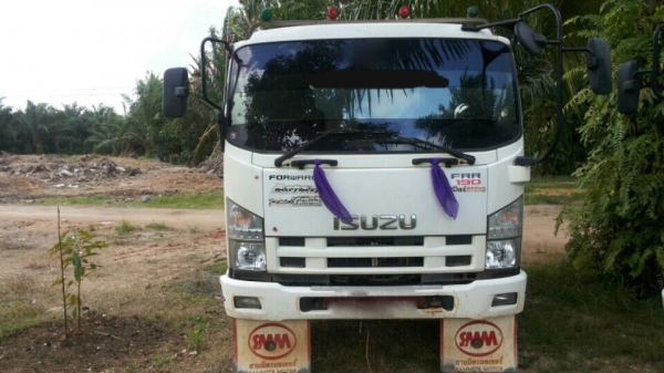 รถอีซูซุ 6 ล้อดั้ม FRR 190 แรงม้า  ปี 55.  ( รถวิ่ง 15x,xxx กม. )     สนใจติดต่อ  081 - 6079515