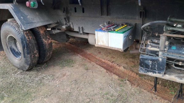 รถอีซูซุ 6 ล้อดั้ม FRR 190 แรงม้า  ปี 55.  ( รถวิ่ง 15x,xxx กม. )     สนใจติดต่อ  081 - 6079515