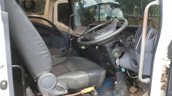 รถอีซูซุ 6 ล้อดั้ม FRR 190 แรงม้า  ปี 55.  ( รถวิ่ง 15x,xxx กม. )     สนใจติดต่อ  081 - 6079515