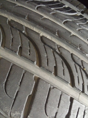 ยาง 225 45 18 ชุด 4 เส้น 2500 บาท ยาง 225 45 18 ชุด 4 เส้น 2500 บาท