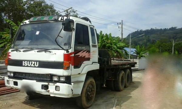 รถอีซูซุ 10 ล้อ ติดเฮี้ยบ 4 ตัน. / 275 แรงม้า.  ( รถประกอบ. )   สนใจติดต่อ  081 - 6079515