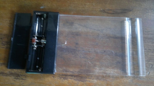 ขายอุปกรณ์สำหรับอ่านหนังสือ มีเลนส์ขยาย