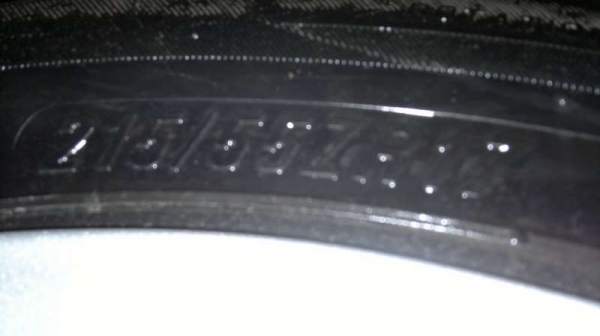 ขายยาง Maxxis 215 55 17 ปี13 สภาพสวย