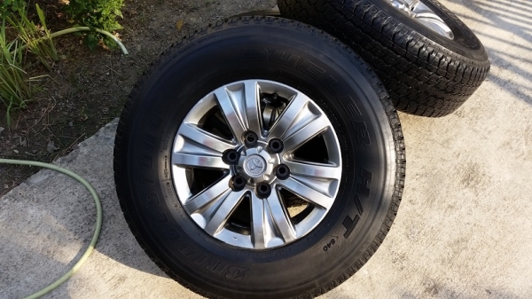 ล้อ toyota ขอบ 16x7 et30 แท้ พร้อมยาง bridgestone 265/70r16
