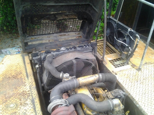 ขายรถแบคโฮ CAT E200B ราคา 450000