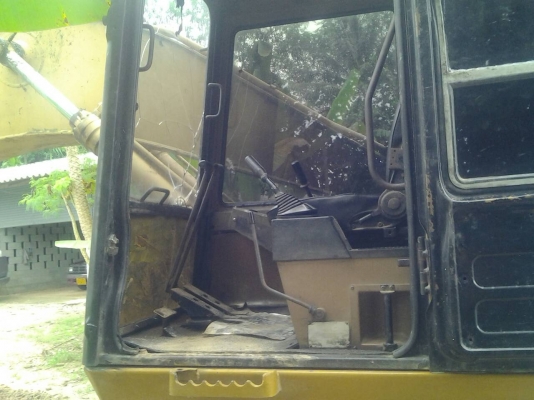 ขายรถแบคโฮ CAT E200B ราคา 450000